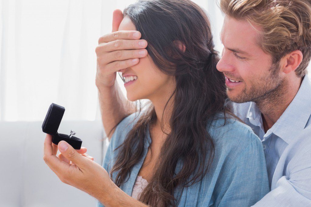 5 Ways For Young Teen Couples To Give Promise Rings