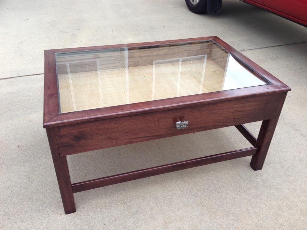 Glass display coffee tables, an elegant addition