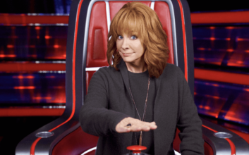 Is Reba McEntire Deaf